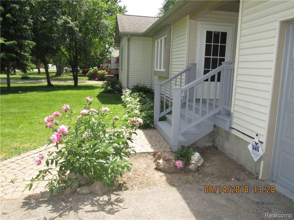 2077 Covert Road Burton, MI 48509 - Photo 13 of 34 IMG_5435.JPG