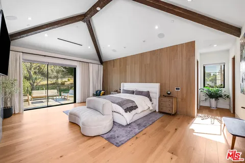 $6,495,000 | 18762 Wells Drive, Tarzana, CA 91356