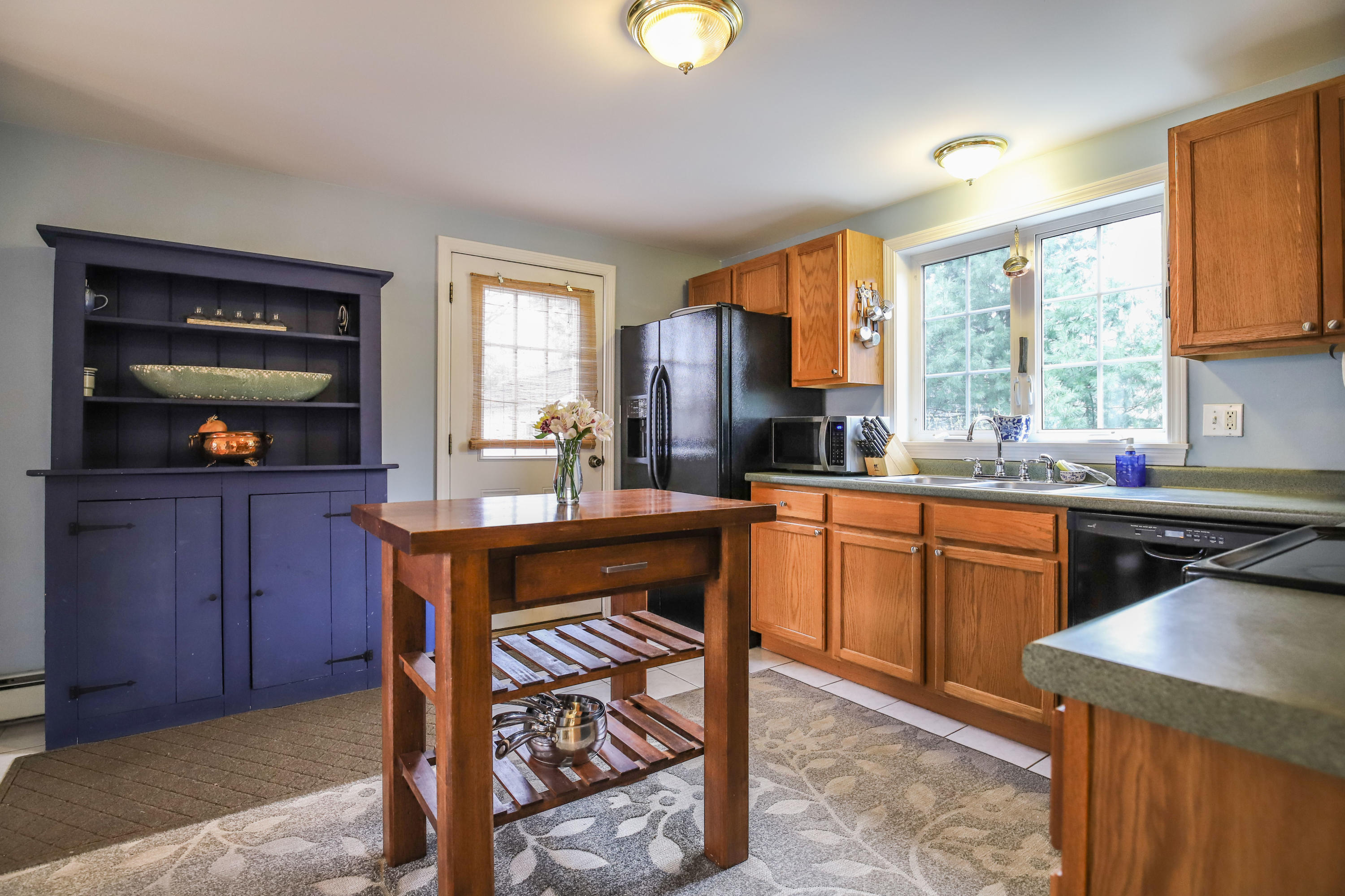 90 Ruby Lane Portland, ME 04103 - Photo 6 of 33 90 Ruby Ln Portland - 7Kitchen