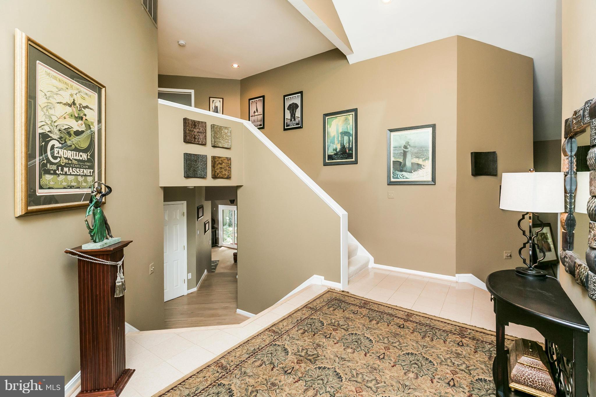 29 Shadow Point Court Edgewater, MD 21037 - Photo 8 of 30 Foyer access to upper and lower levels