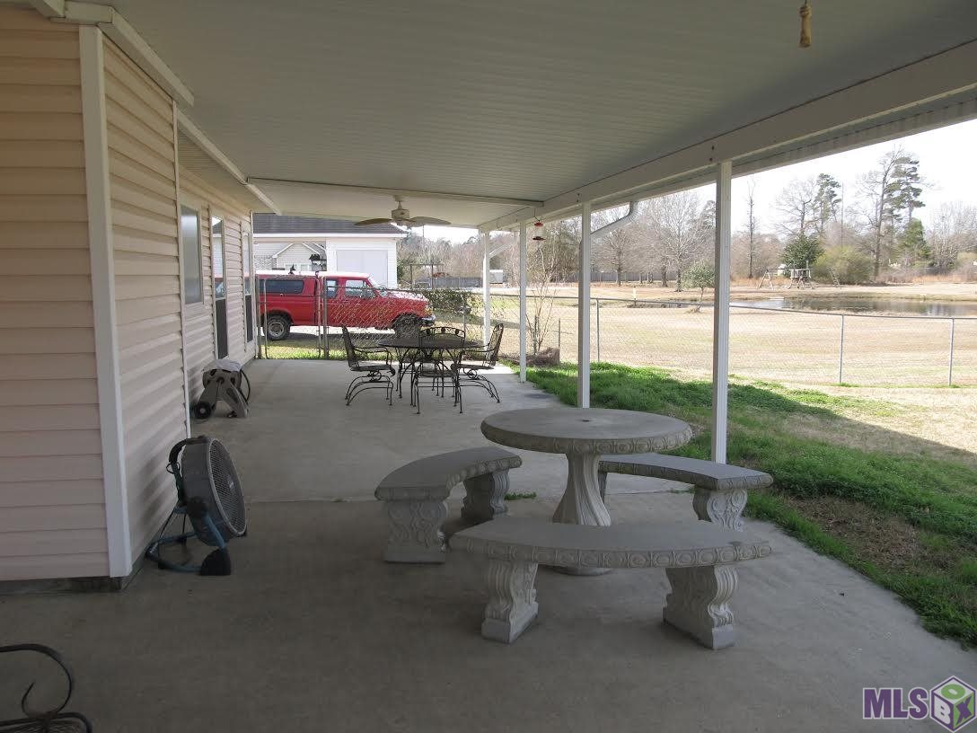 10649 Cardinal Road Denham Springs, LA 70726 - Photo 4 of 19 patio