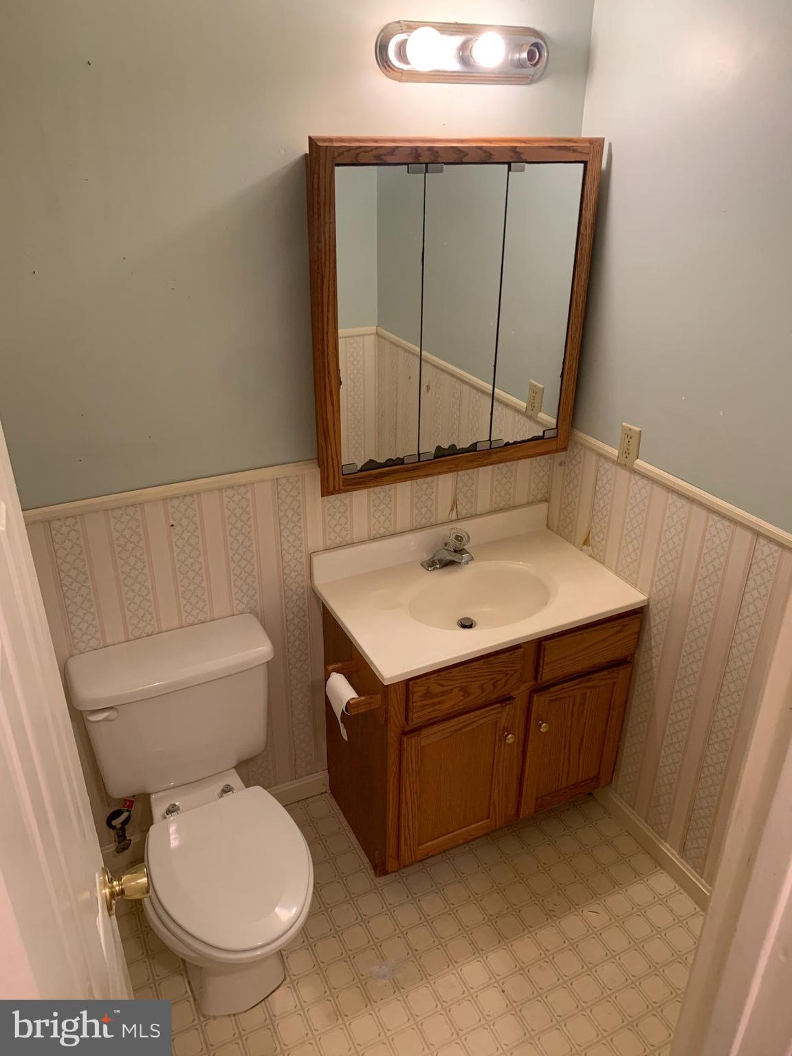 676 Flagstaff Road Lusby, MD 20657 - Photo 8 of 28 Full Bathroom in hallway