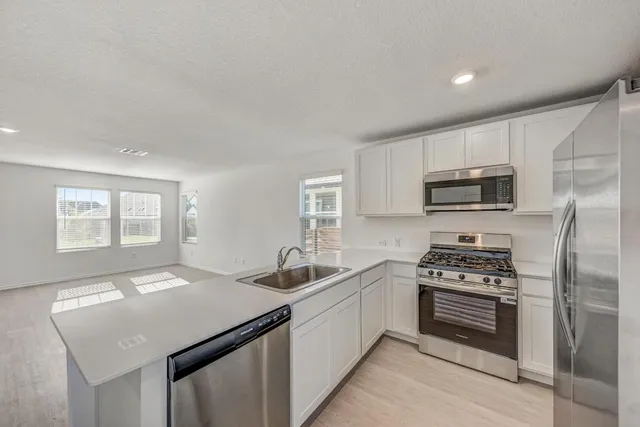 $1,945 | 367 Keefer, Kyle, TX 78640