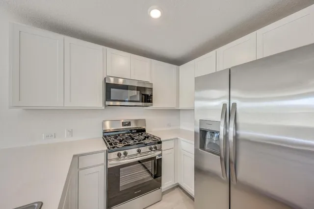 $1,945 | 367 Keefer, Kyle, TX 78640