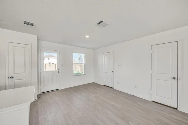 $1,945 | 367 Keefer, Kyle, TX 78640