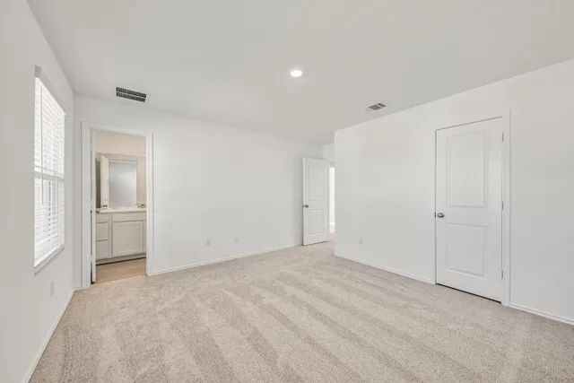 $1,945 | 367 Keefer, Kyle, TX 78640