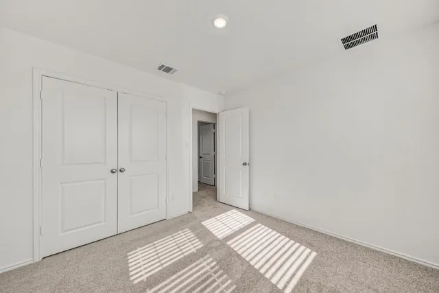 $1,945 | 367 Keefer, Kyle, TX 78640