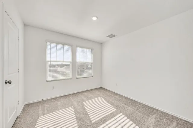 $1,945 | 367 Keefer, Kyle, TX 78640