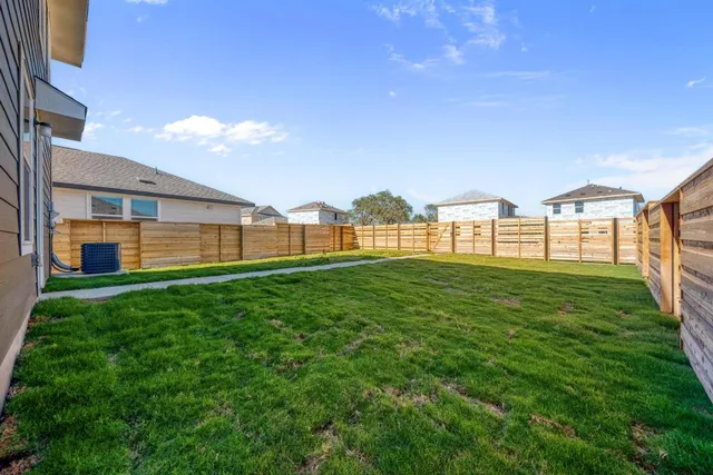 $1,945 | 367 Keefer, Kyle, TX 78640