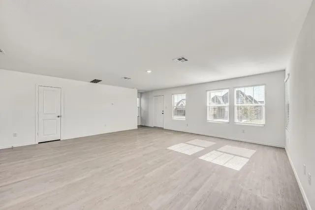 $1,945 | 367 Keefer, Kyle, TX 78640