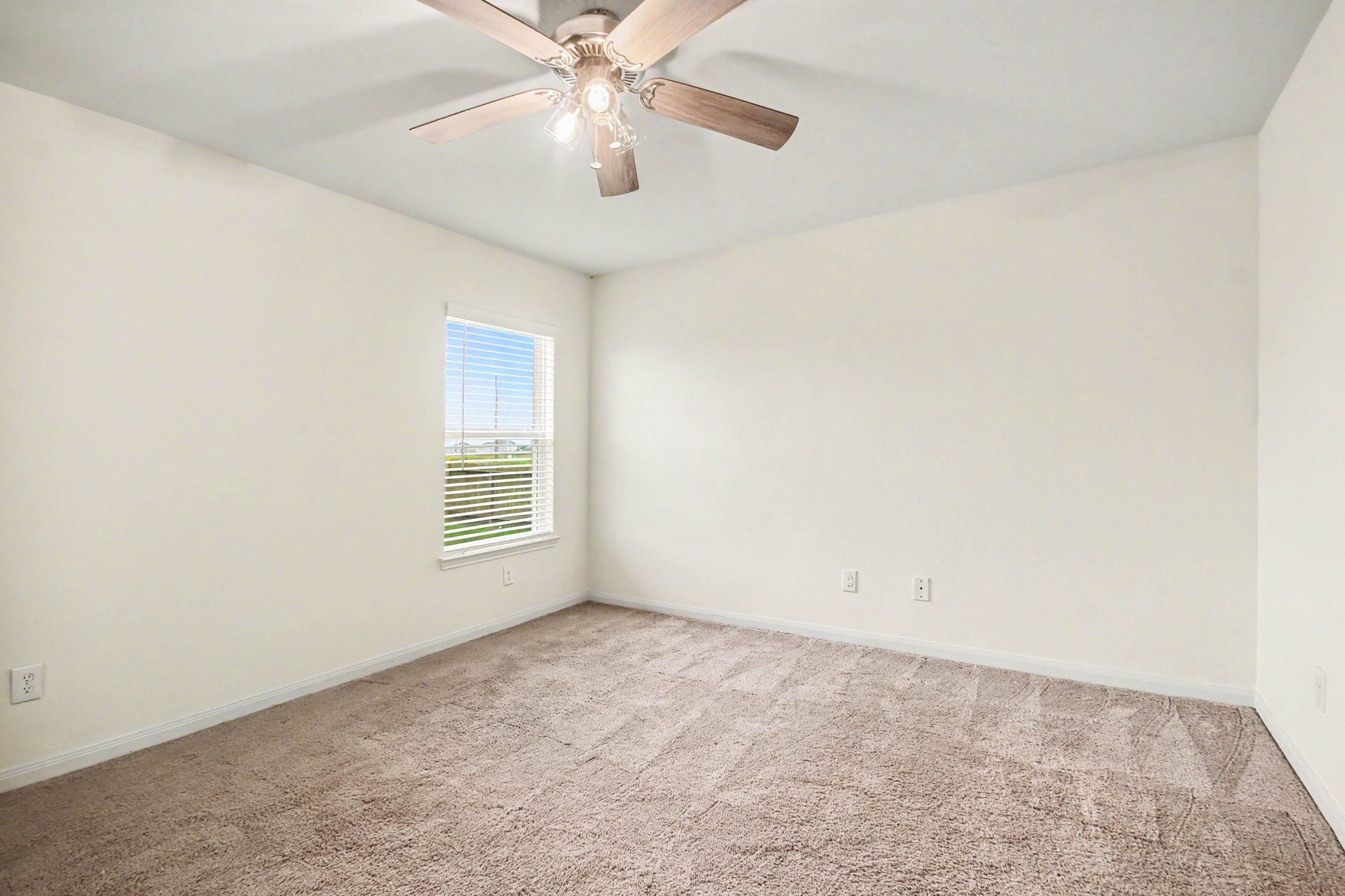 8402 Dusty Ridge Rd Cove Cove, TX 77523 - Photo 17 of 29