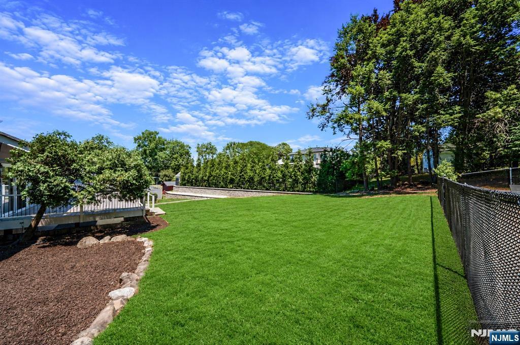 128 Beverly Road Fairfield, NJ 07004 - Photo 9 of 44