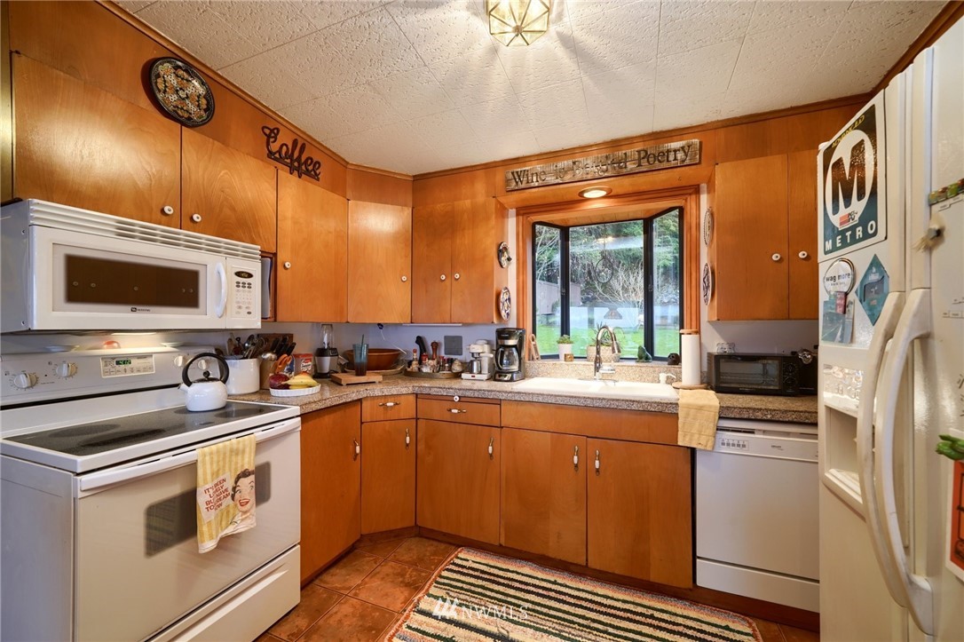 528 Maple Grove Road Camano Island, WA 98282 - Photo 12 of 25 Gallery Image 12