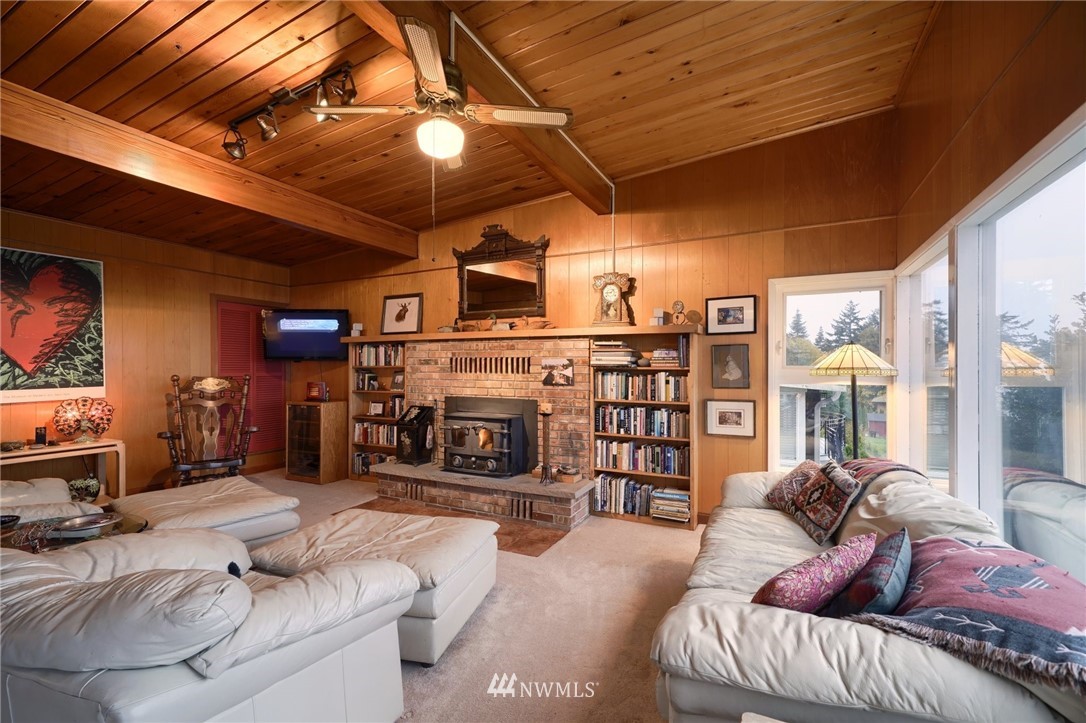 528 Maple Grove Road Camano Island, WA 98282 - Photo 8 of 25 Gallery Image 8