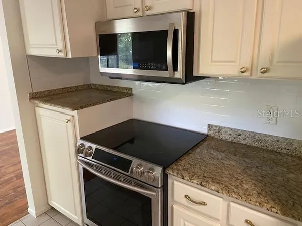 $2,450 | 17499 Hanna Road, Lutz, FL 33549