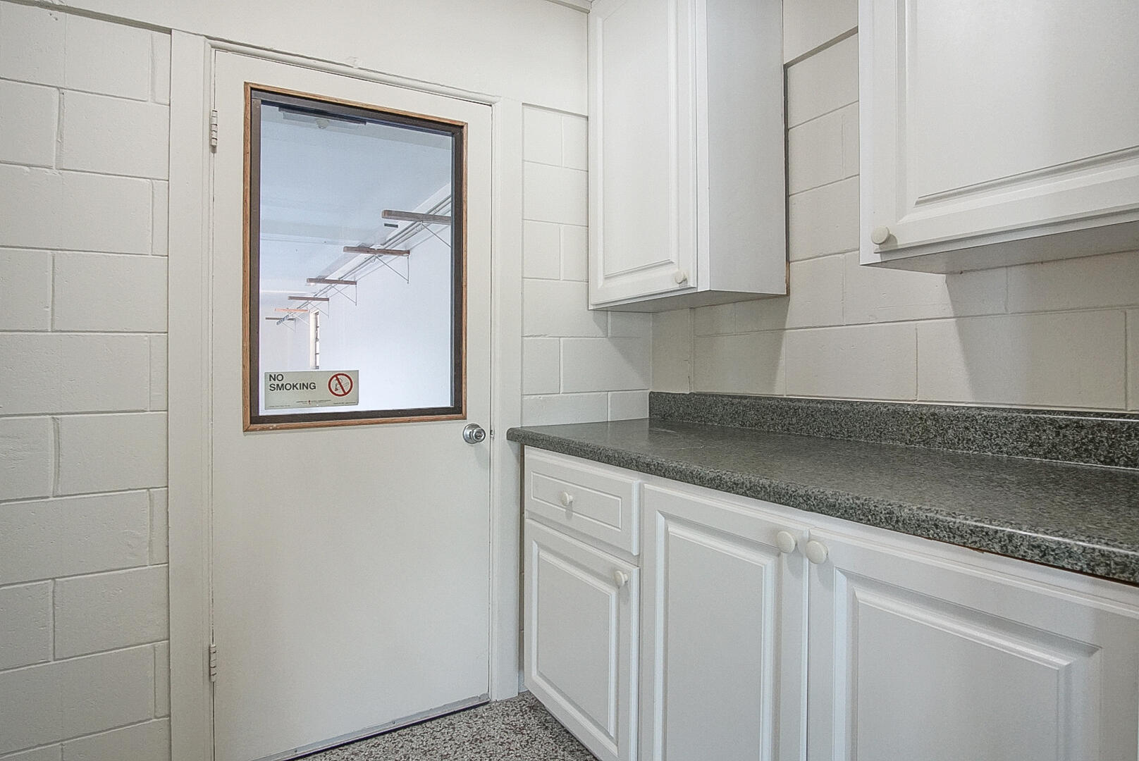 2527 Okeechobee Road Fort Pierce, FL 34947 - Photo 9 of 16 03BD2074-1958-4906-8D2B-E3D0DBC92884