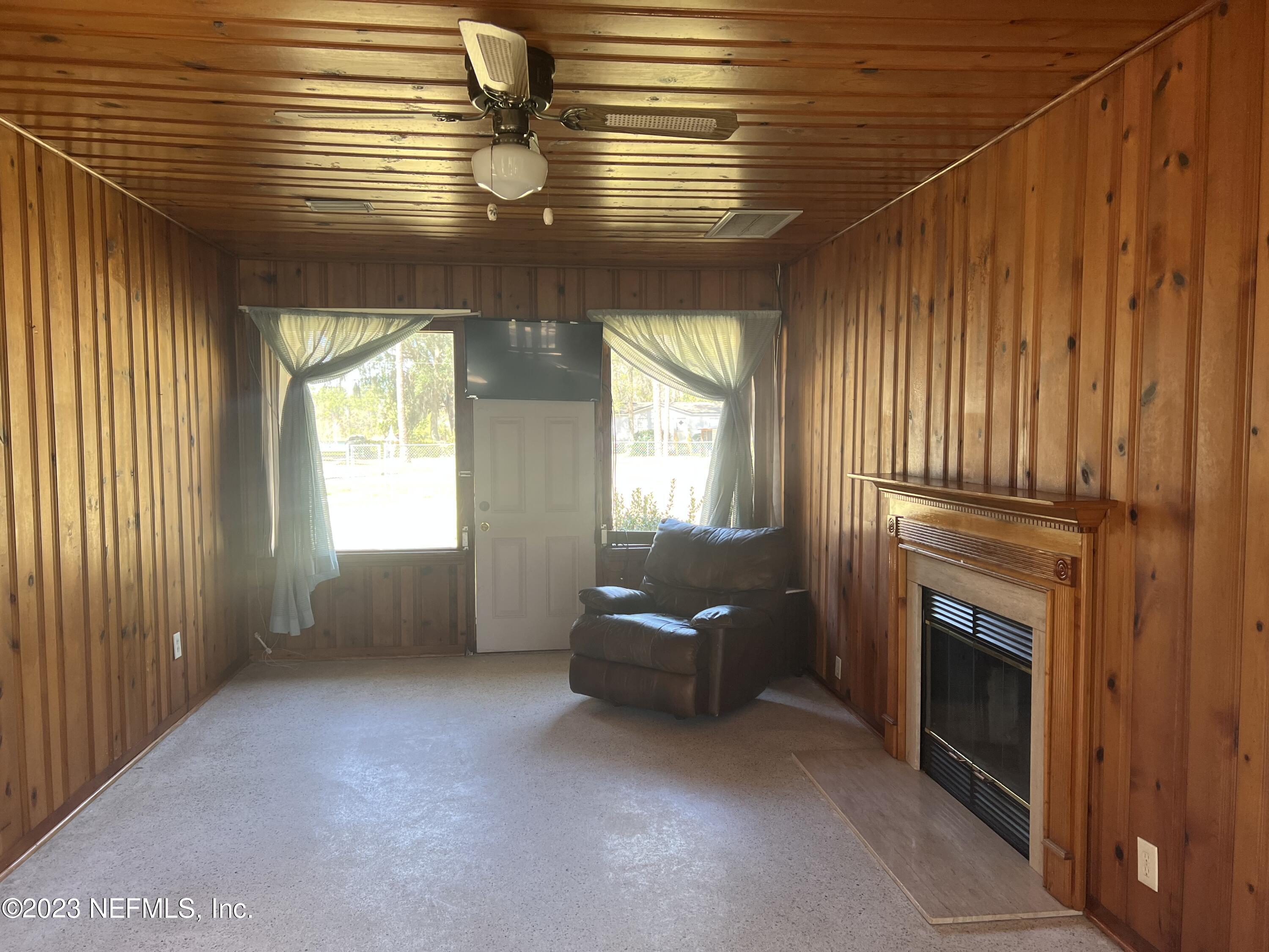 6004 Pickettville Road Jacksonville, FL 32254 - Photo 16 of 33 Living Rm