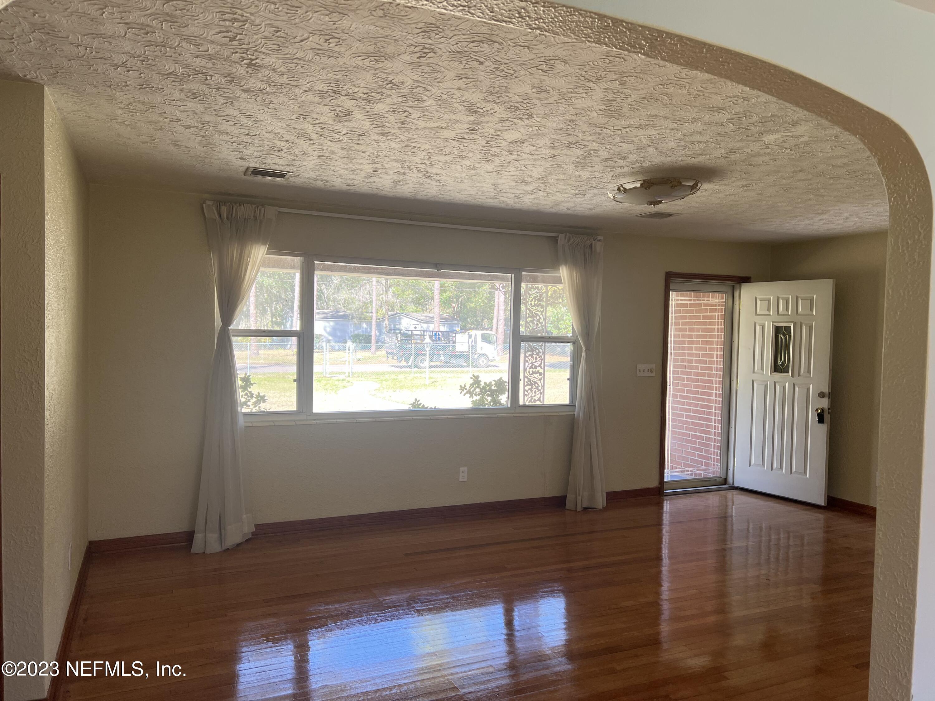 6004 Pickettville Road Jacksonville, FL 32254 - Photo 2 of 33 Living Rm