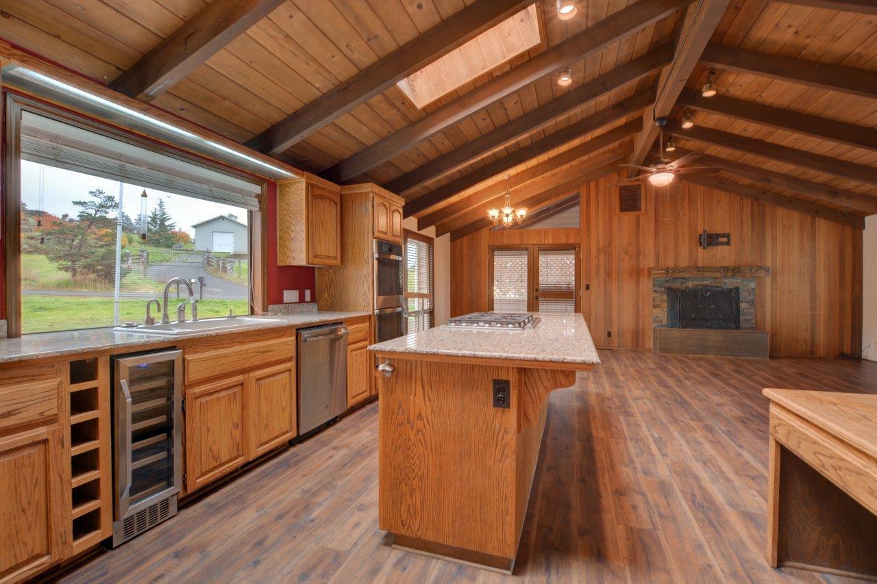 4000 North Foothill Road Medford, OR 97504 - Photo 18 of 67 b13