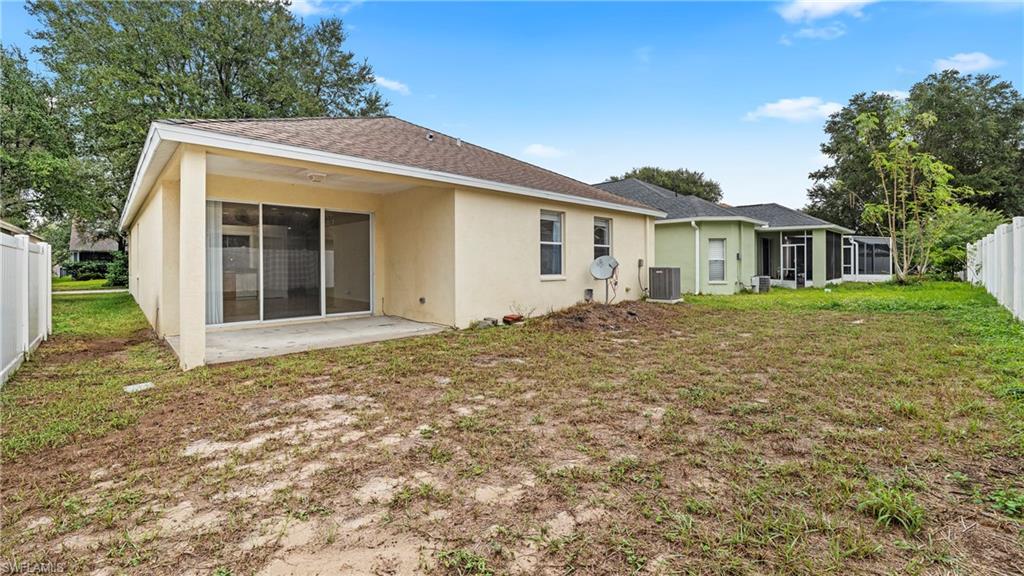 7947 Terrace Ridge Drive Temple Terrace, FL 33637 - Photo 29 of 38 Back porch and backyard.