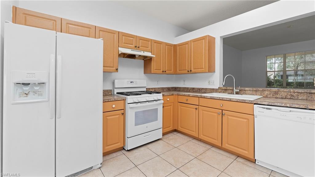 7947 Terrace Ridge Drive Temple Terrace, FL 33637 - Photo 5 of 38 Kitchen