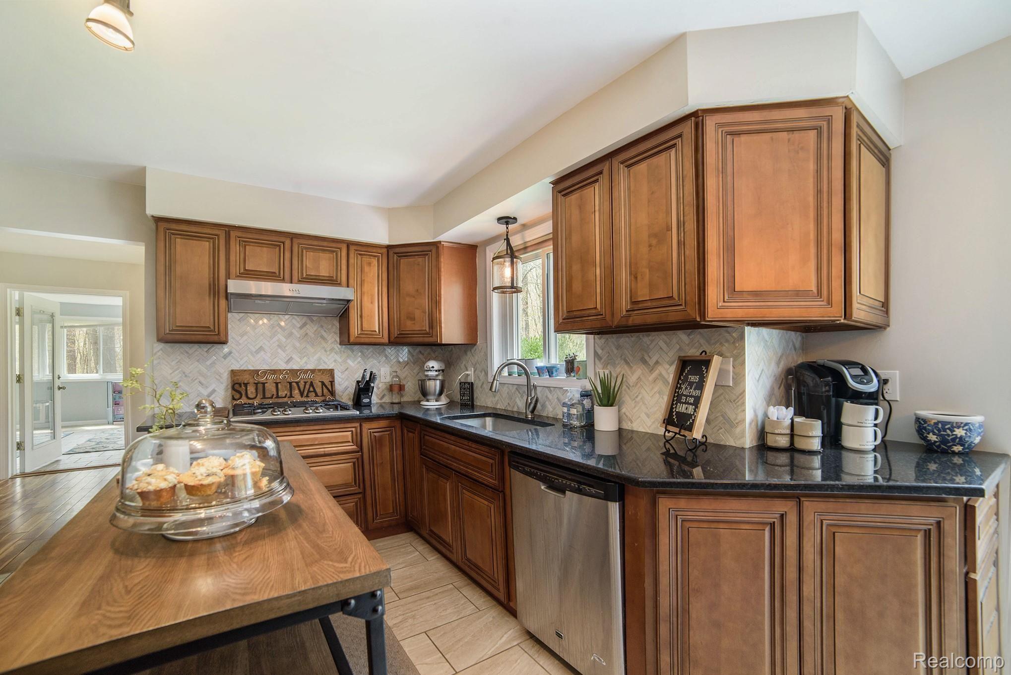 5811 Edgar Road Clarkston, MI 48346 - Photo 9 of 46 5811 Edgar Rd - Photo (8).jpg
