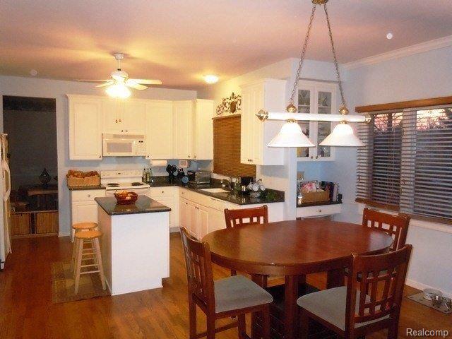 946 Dakota Court Rochester, MI 48307 - Photo 5 of 25 Dining Rm V2.JPG