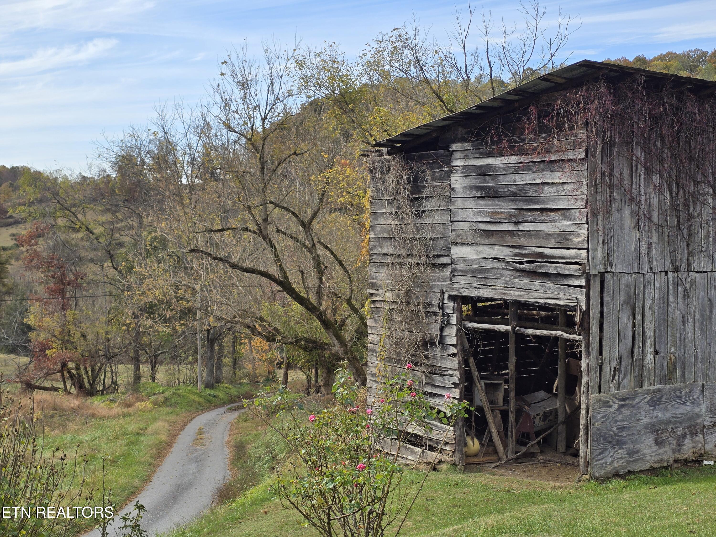 227 Elihu Road Sneedville, TN 37869 - Photo 16 of 30 20251101_143218