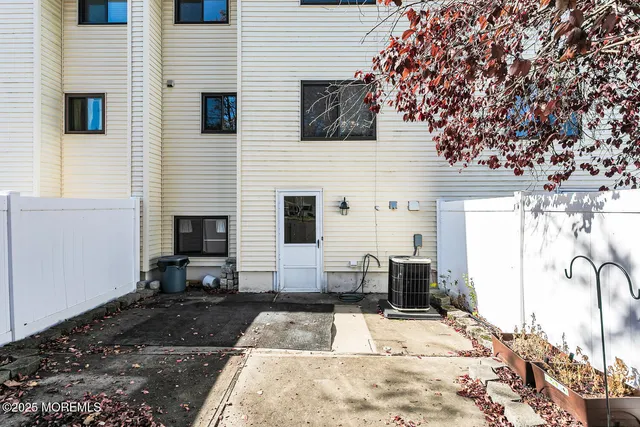 $450,000 | 314 Middlewood Road, Middletown, NJ 07748