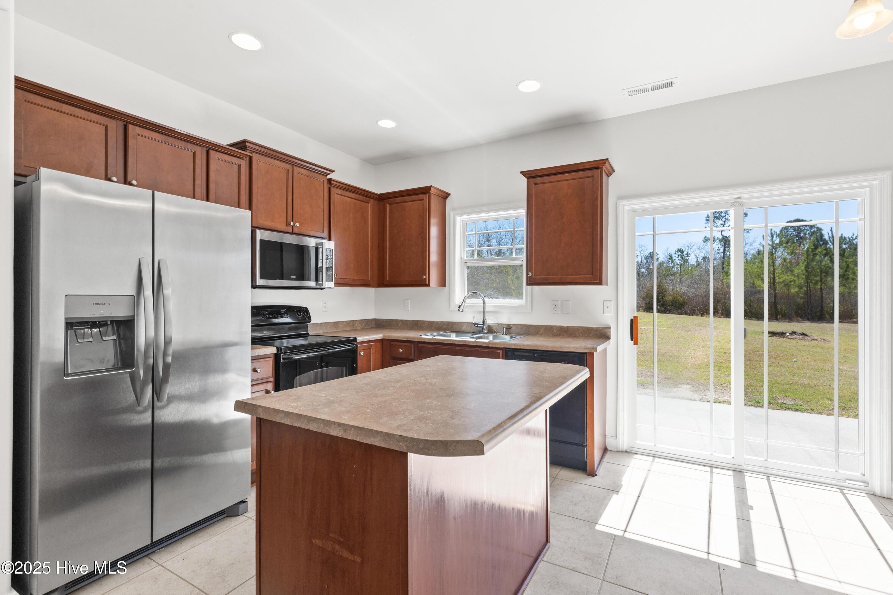 115 Blueberry Fields Road Maple Hill, NC 28454 - Photo 9 of 25 Kitchen