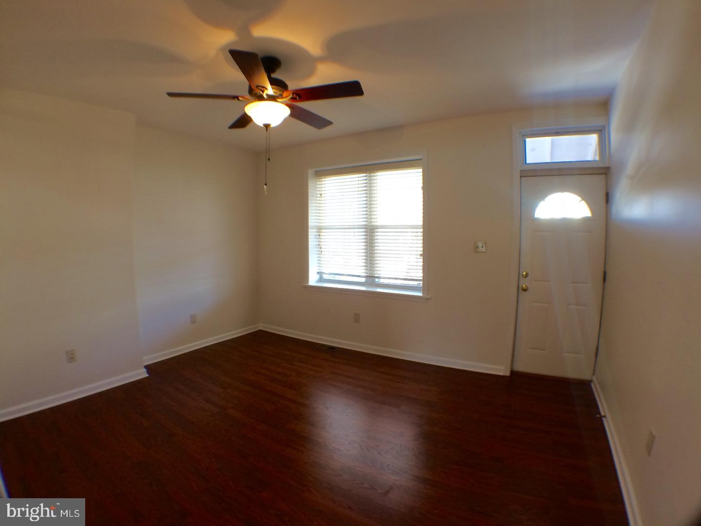 524 New Street Spring City, PA 19475 - Photo 2 of 13 Living Room