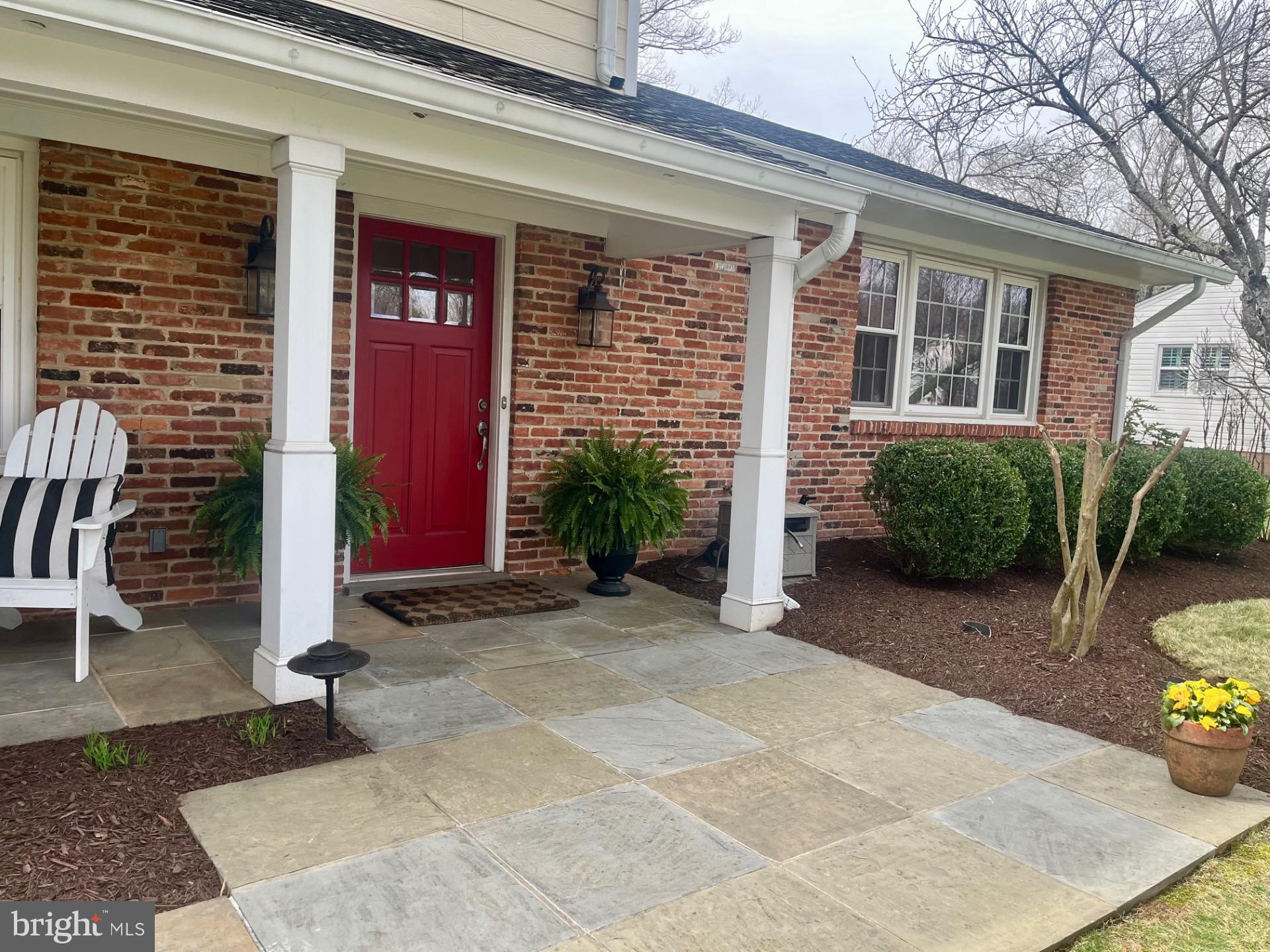 1714 Saddle Ridge Court Vienna, VA 22182 - Photo 4 of 21