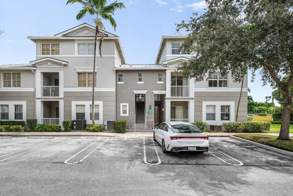 $2,400 | 1008 Shoma Drive, Unit 394, Royal Palm Beach, FL 33414