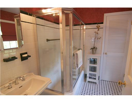 7 Cold Spring Road Barrington, RI 02806 - Photo 13 of 16 Bathroom.