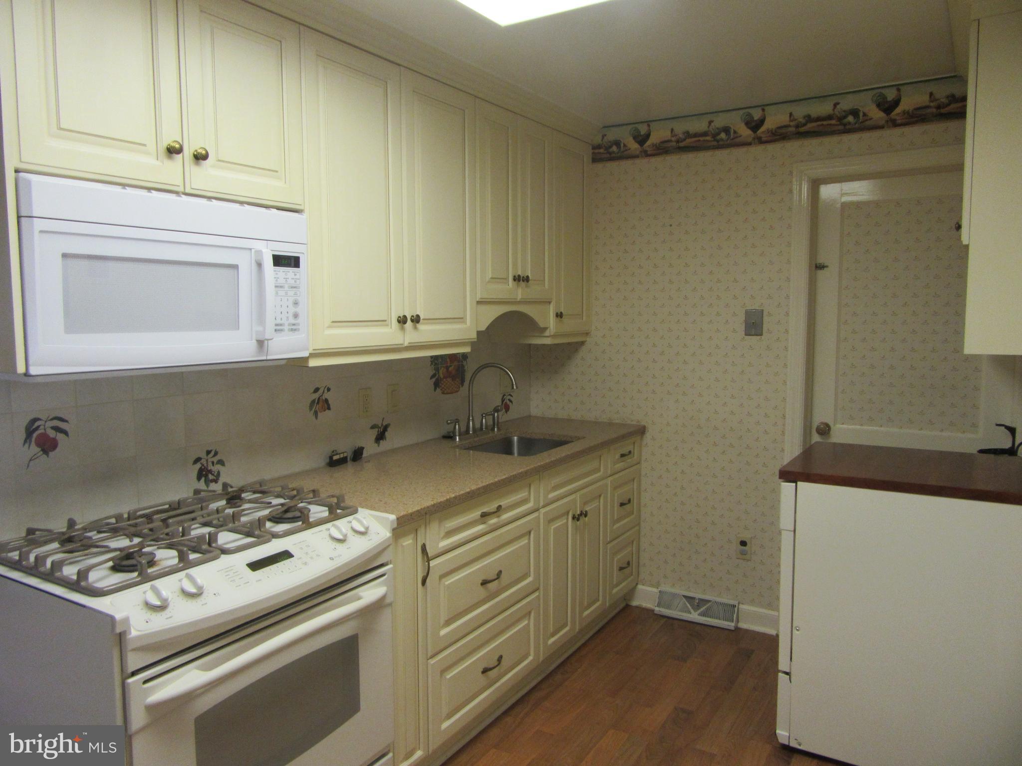 521 Sherman Road Springfield, PA 19064 - Photo 20 of 28 Updated Kitchen