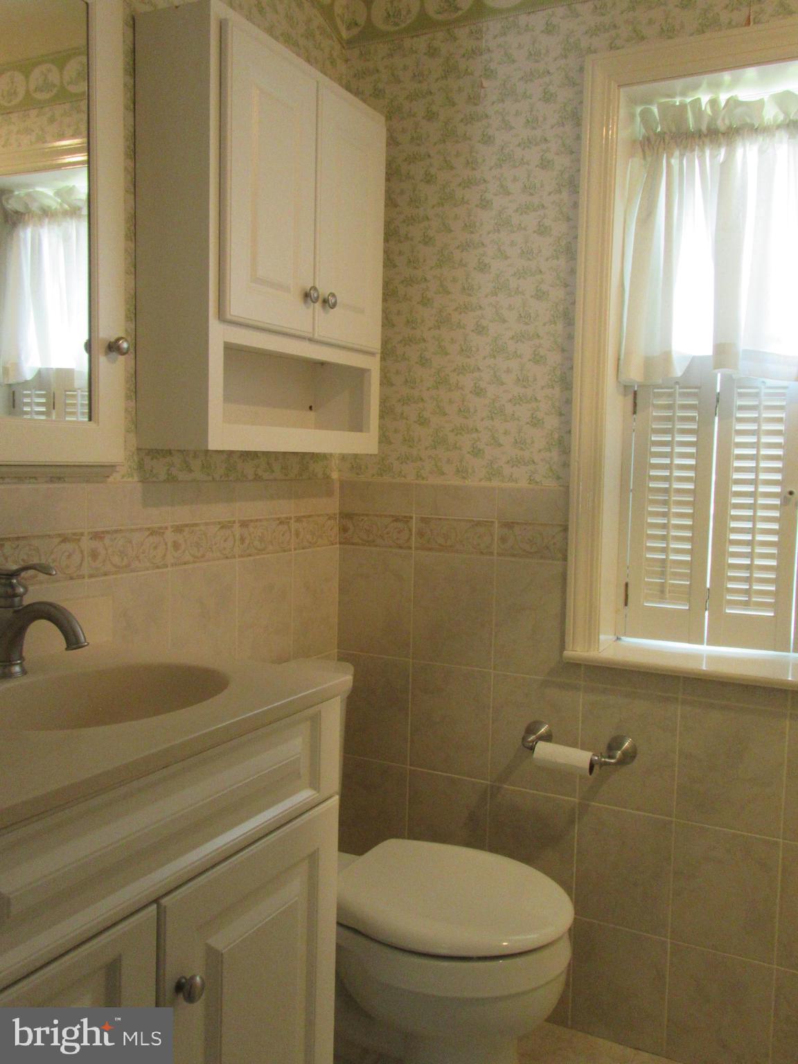521 Sherman Road Springfield, PA 19064 - Photo 22 of 28 Updated Hall Bath
