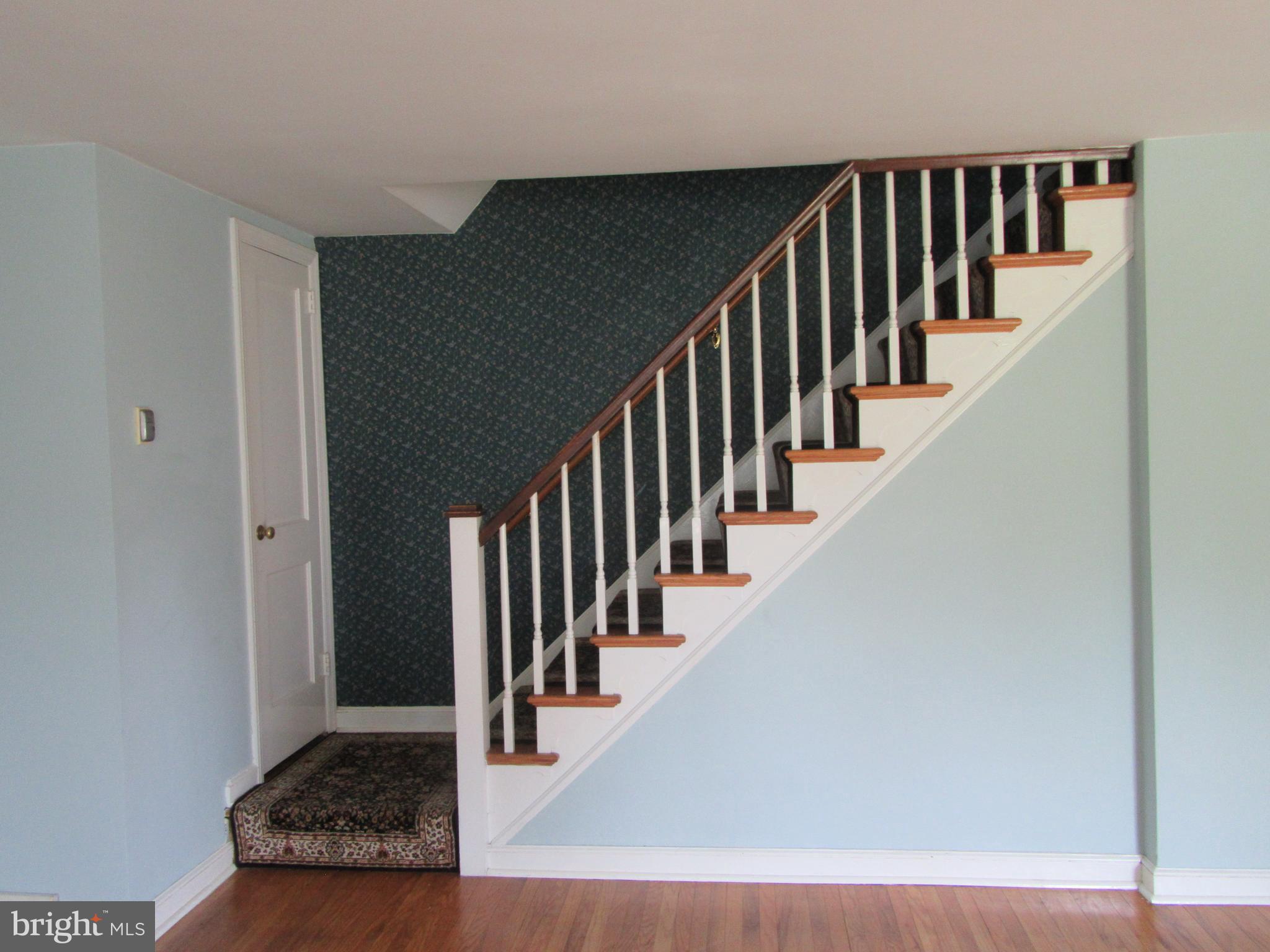 521 Sherman Road Springfield, PA 19064 - Photo 7 of 28 Staircase