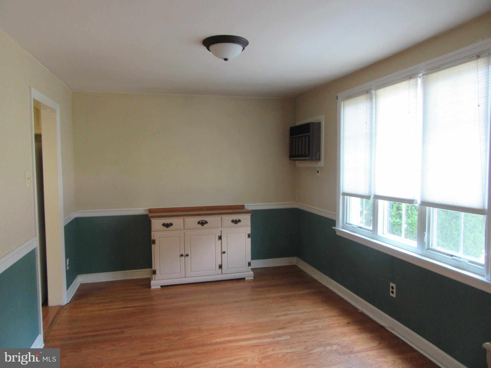 521 Sherman Road Springfield, PA 19064 - Photo 10 of 28 Formal Dining Room