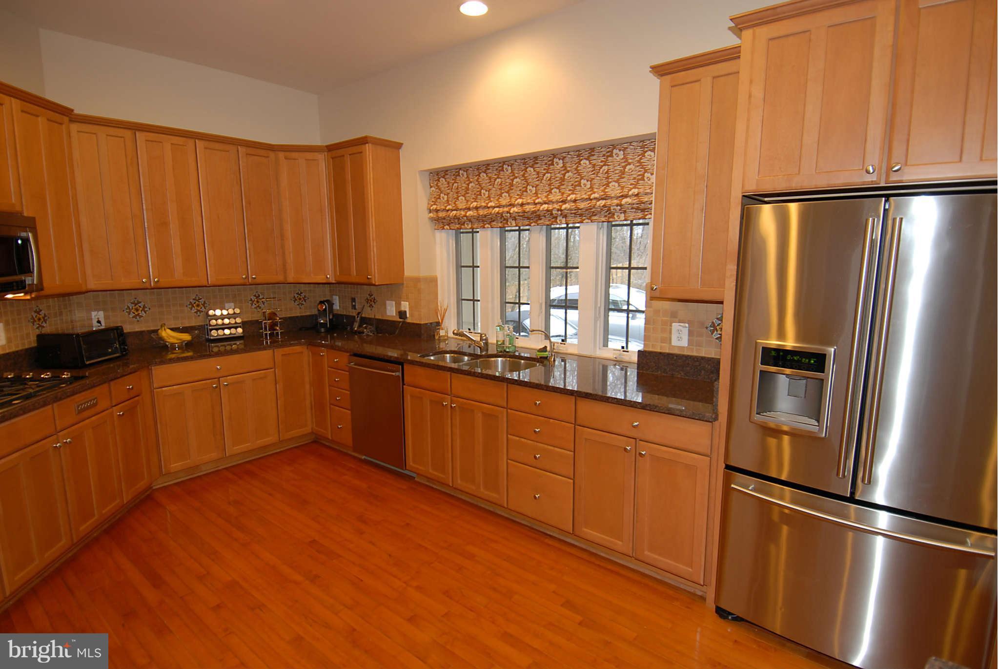 7319 Gordons Road Falls Church, VA 22043 - Photo 12 of 30 lots of light