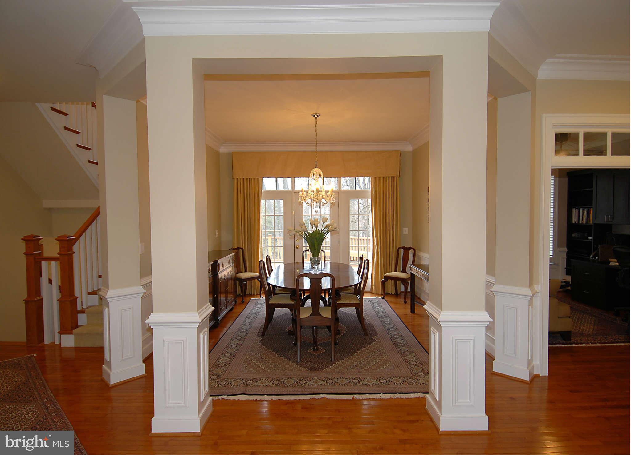 7319 Gordons Road Falls Church, VA 22043 - Photo 4 of 30 with columns for separation