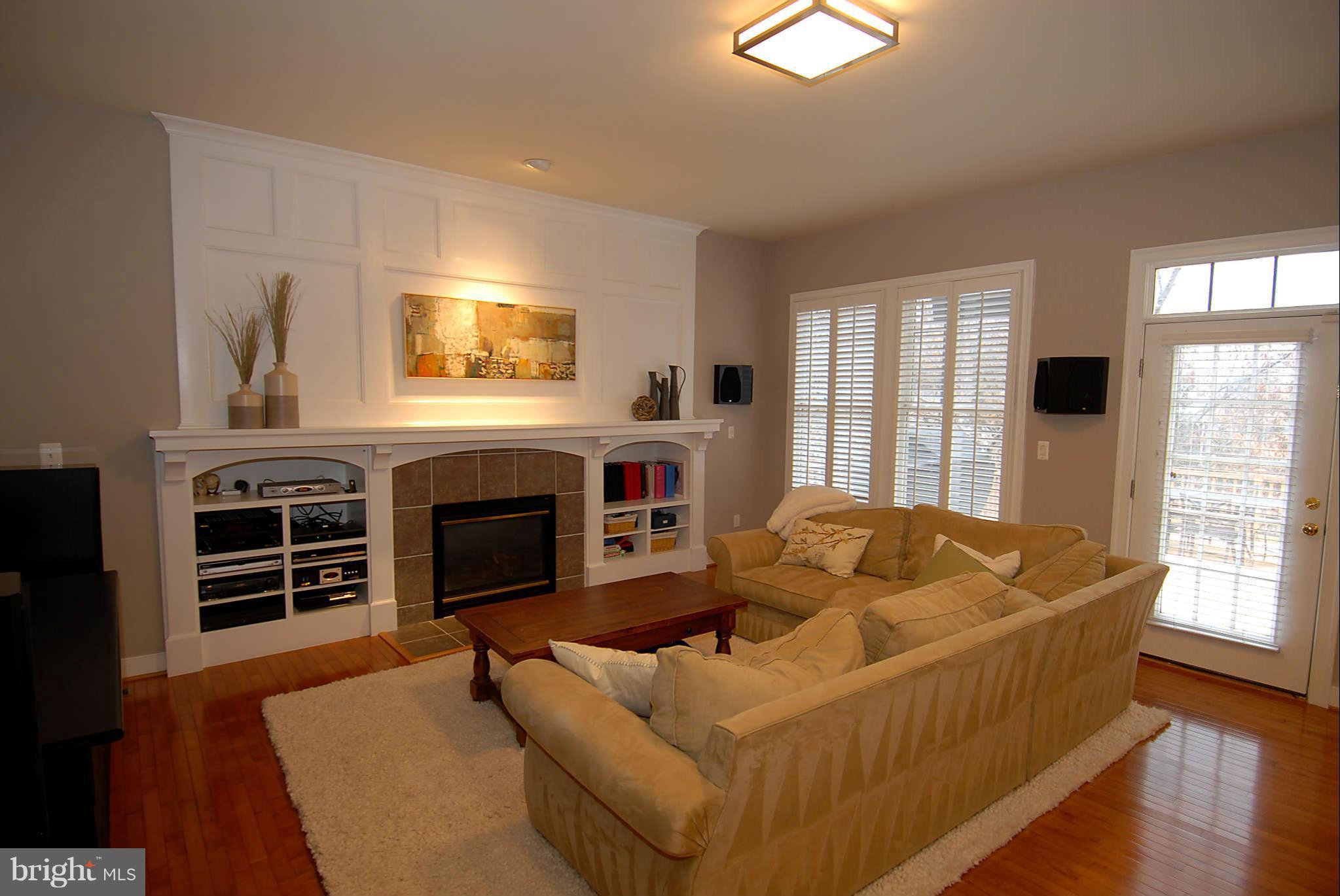 7319 Gordons Road Falls Church, VA 22043 - Photo 9 of 30 Gas fireplace