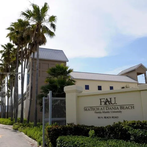 a close up of a shower