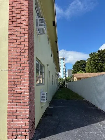 $1,650 | 13 Northeast 2nd Avenue, Unit 201, Dania Beach, FL 33004