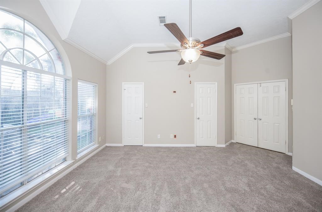 11527 Earley Forest Lane Houston, TX 77043 - Photo 14 of 32 Primary bedroom
