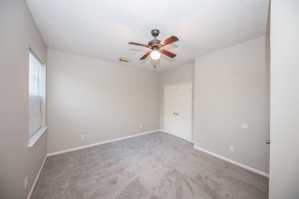 11527 Earley Forest Lane Houston, TX 77043 - Photo 19 of 32 Bedroom 2 (1st floor)