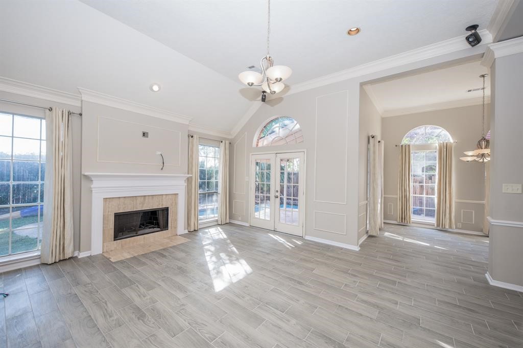 11527 Earley Forest Lane Houston, TX 77043 - Photo 6 of 32 An abundance of natural light in the family and dining area