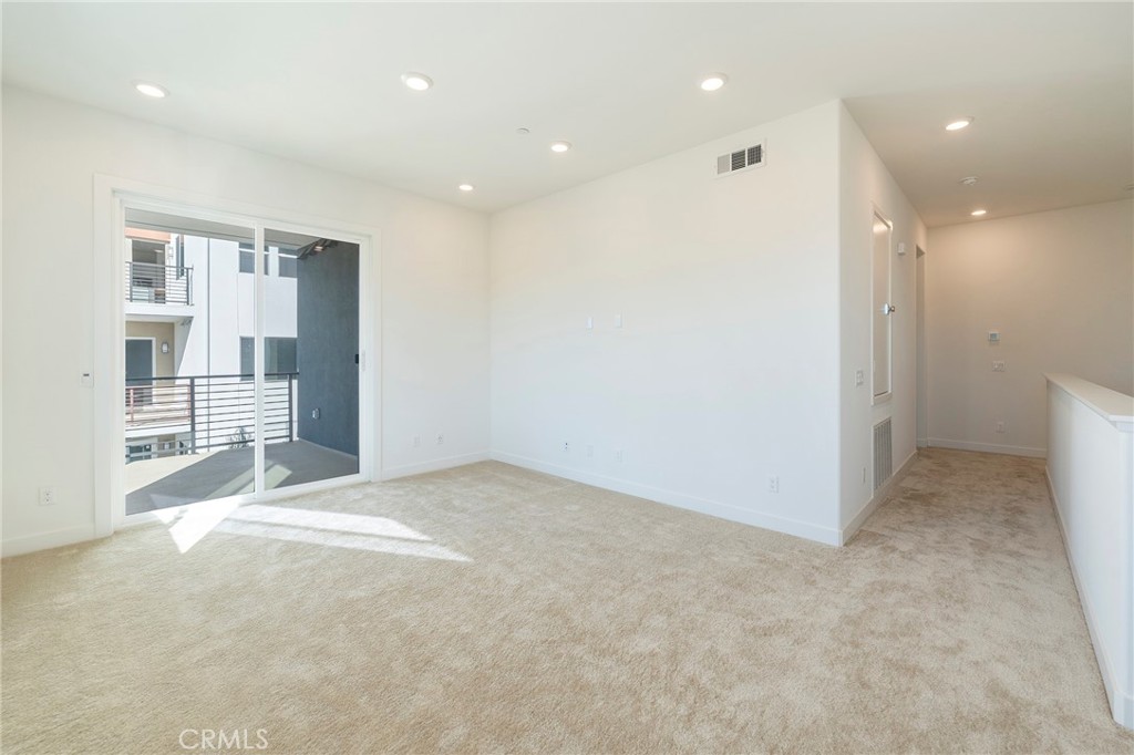121 Baluster Irvine, CA 92618 - Photo 27 of 80 Loft with Balcony