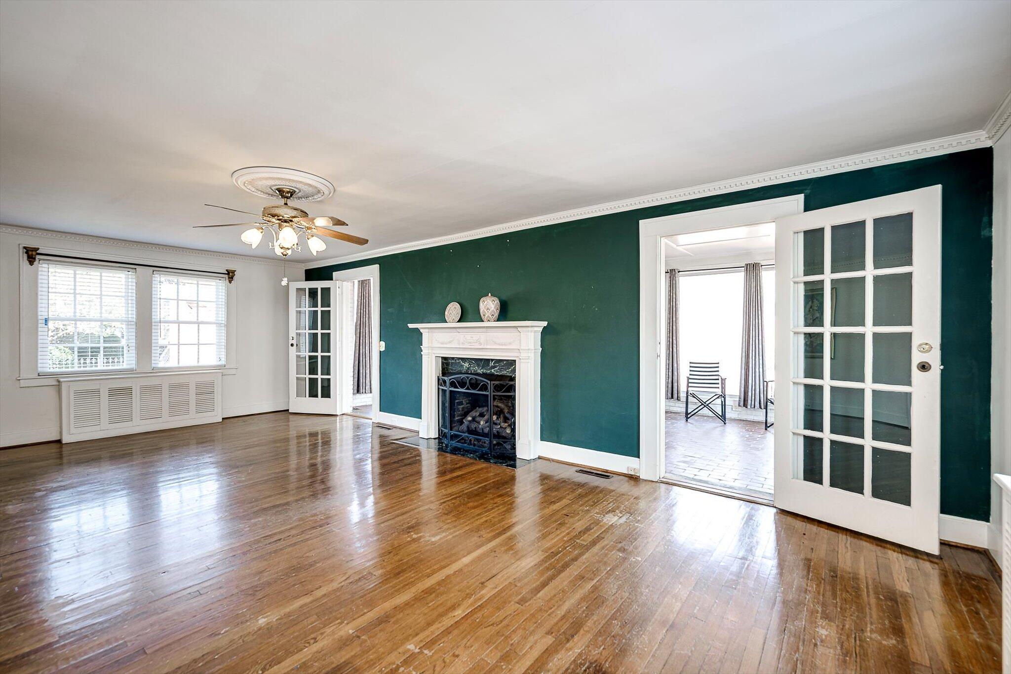 927 Hayne Avenue Southwest Aiken, SC 29801 - Photo 11 of 72 13-009- - Copy