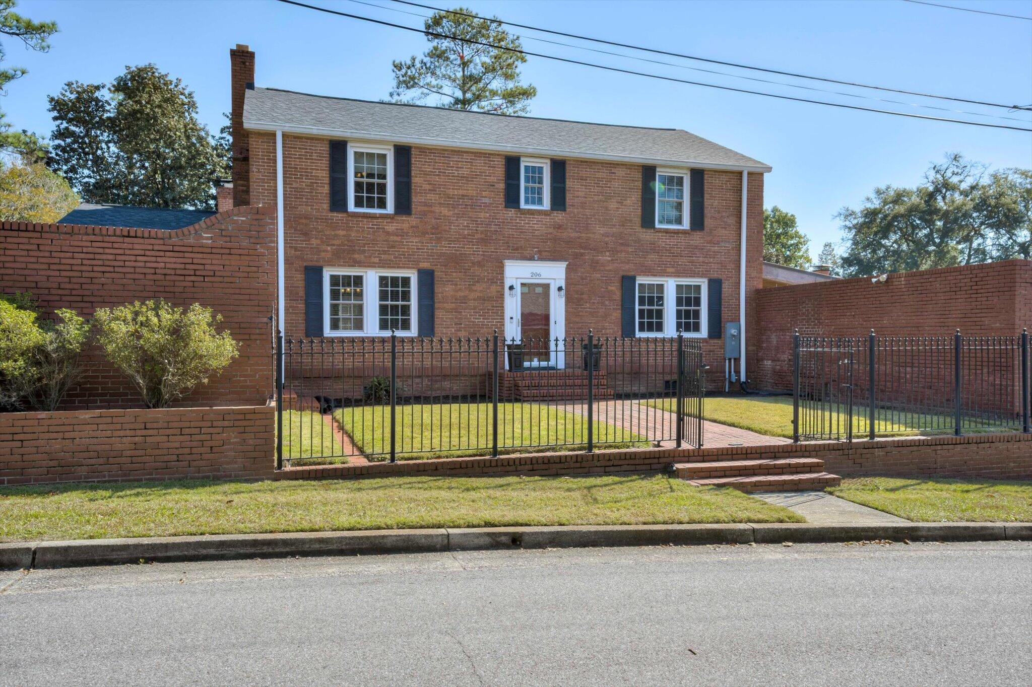 927 Hayne Avenue Southwest Aiken, SC 29801 - Photo 3 of 72 02-002-