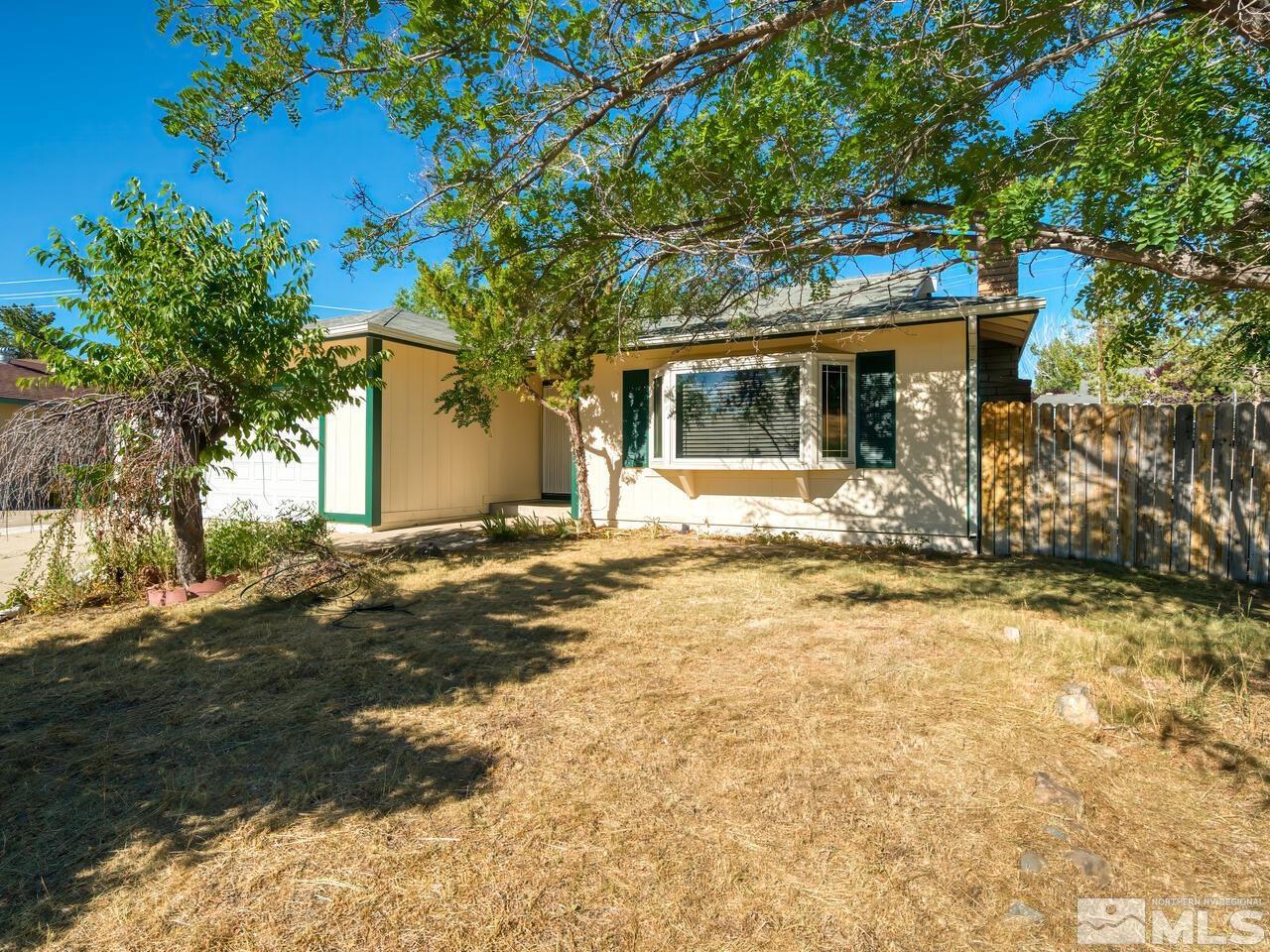 1695 Crown Drive Reno, NV 89503 - Photo 2 of 16 Photo 2